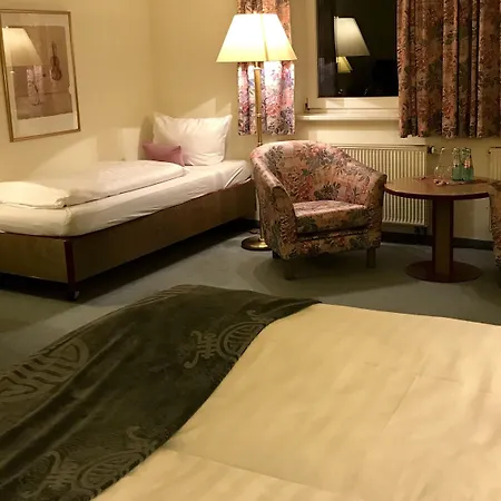 Hotel Dein Gutshof Otel Görlitz